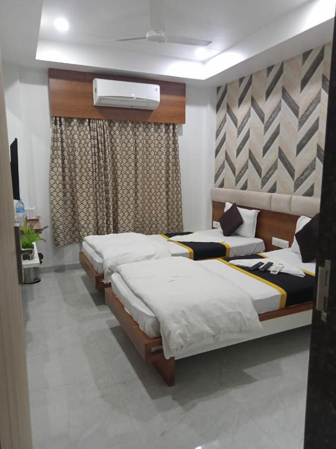 Hotel Fun City Navsari Exteriér fotografie