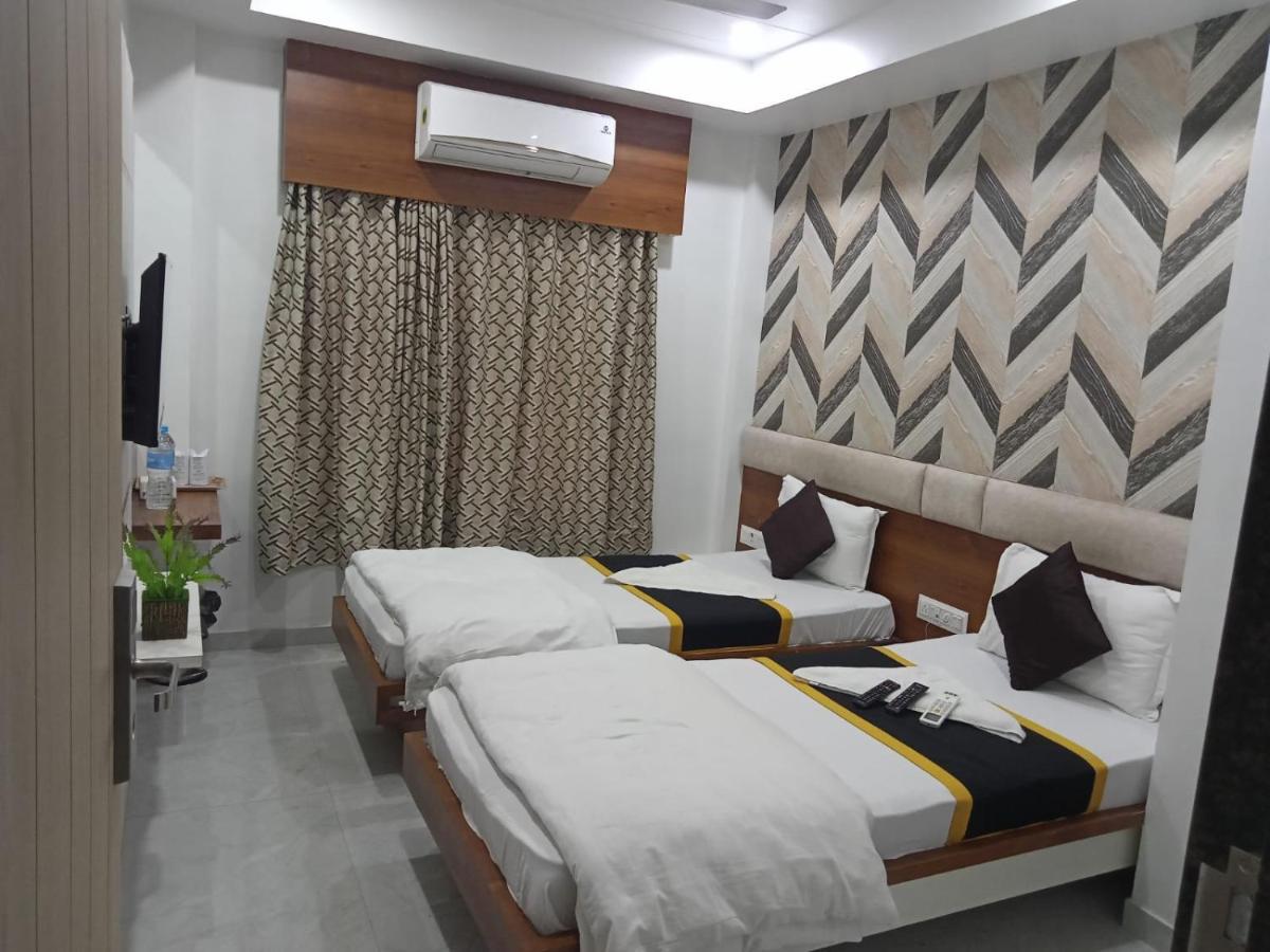 Hotel Fun City Navsari Exteriér fotografie