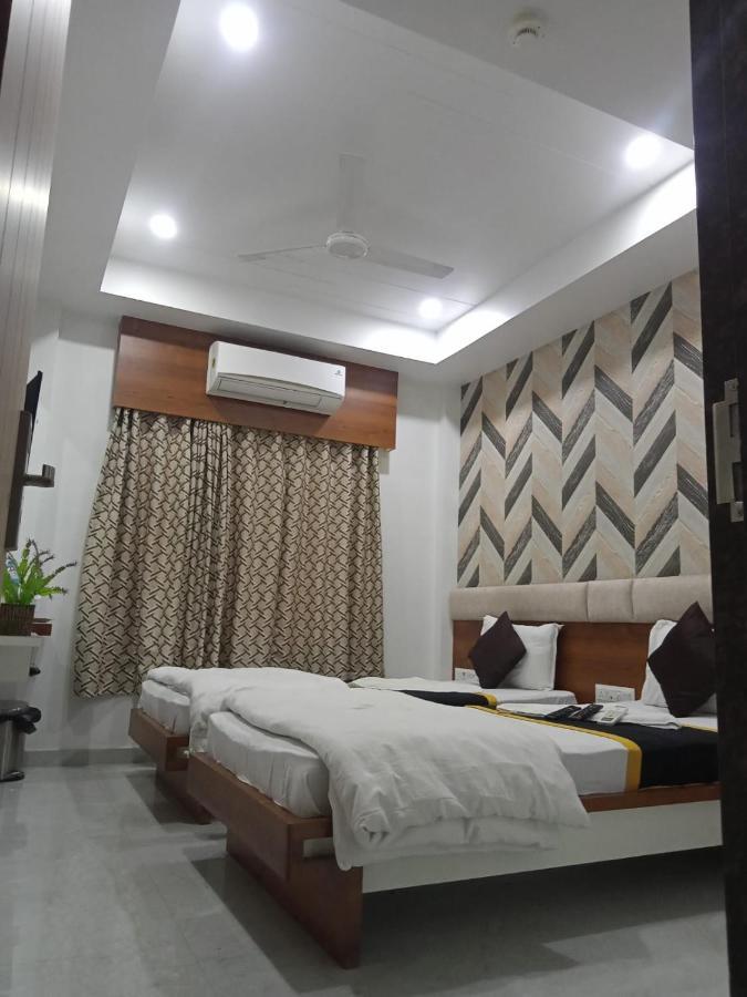 Hotel Fun City Navsari Exteriér fotografie