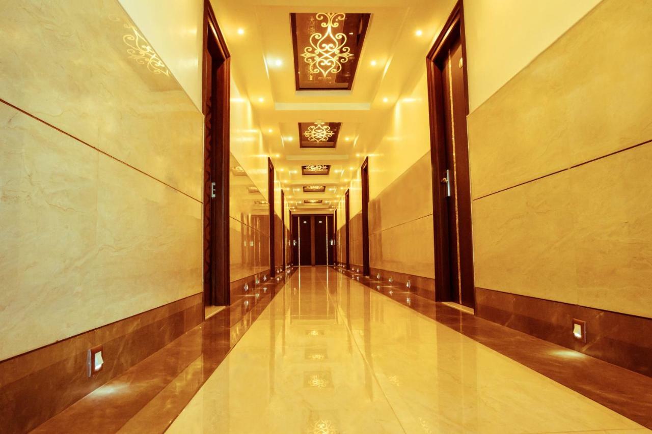 Hotel Fun City Navsari Exteriér fotografie