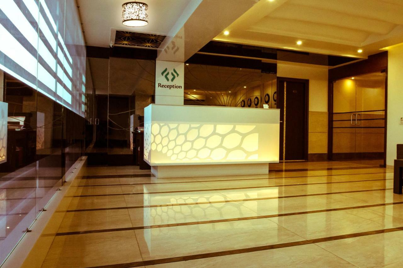 Hotel Fun City Navsari Exteriér fotografie