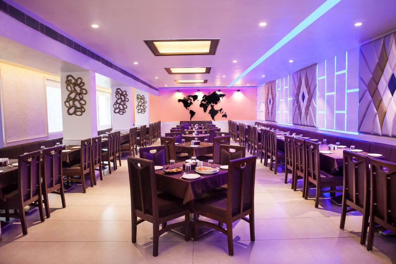 Hotel Fun City Navsari Exteriér fotografie